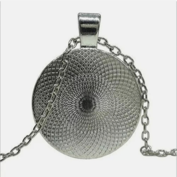 New Ganesh Silver Glass Cabochon Necklace. - Picture 5 of 6